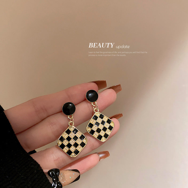 Wholesale High-end Eye-catching Temperament Fashion Light Luxury Versatile Earrings